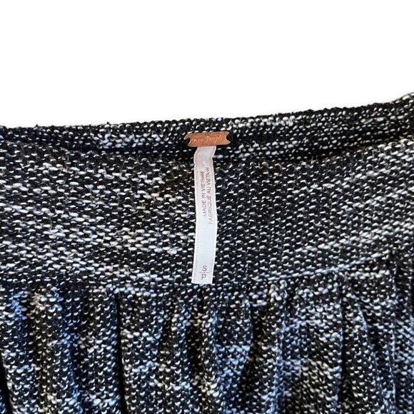 FREE PEOPLE | Black/White Knit Flare Micro Mini Skirt (S) - Picture 2 of 4